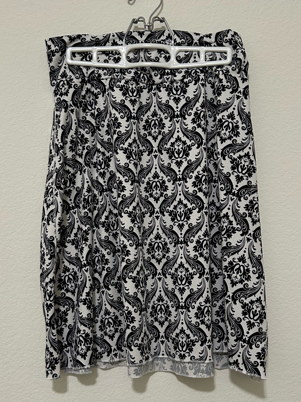 Women's Black & White A-Line Damask Skirt